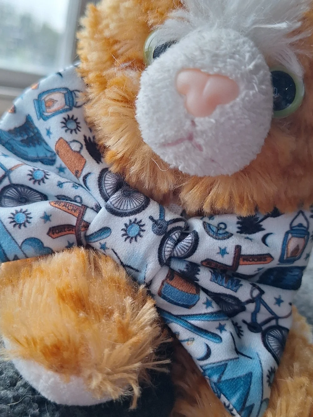 Griffy & Drake Small Bow Tie - Blue and Brown Print Adorable Bow Tie For Pets